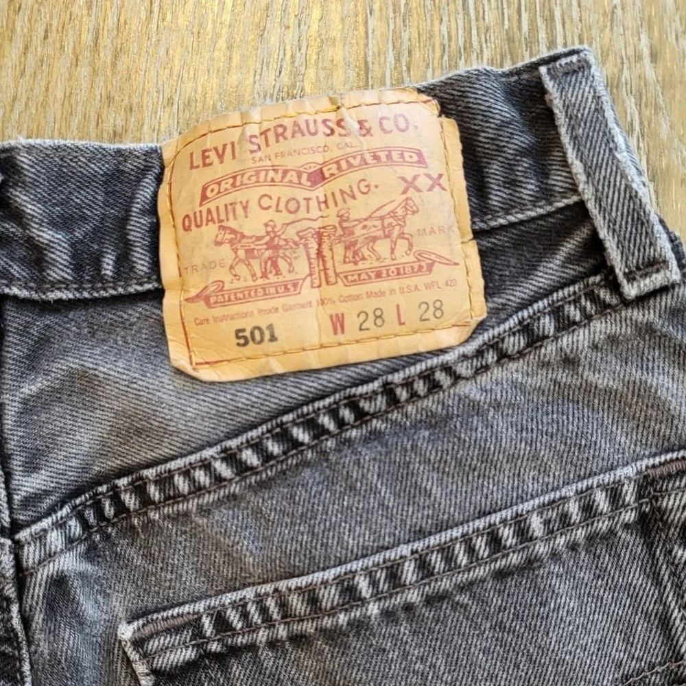 Levis 501 Vintage Cut Off Denim Shorts Womens 28 Black High Waist Frayed Hem